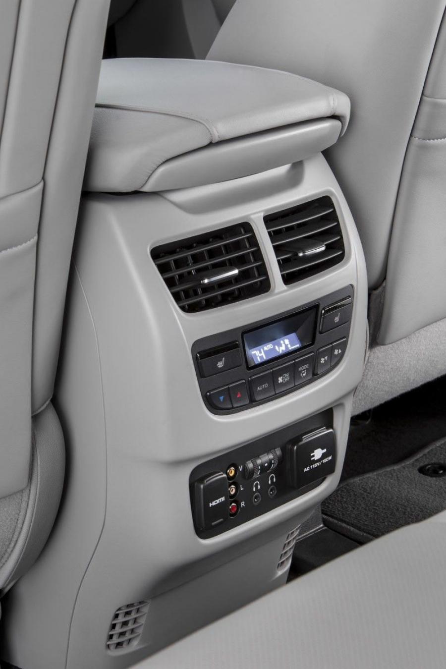 Детали интерьера Acura MDX (YD3) 2013 года  (NA) (фото 7 из 244)